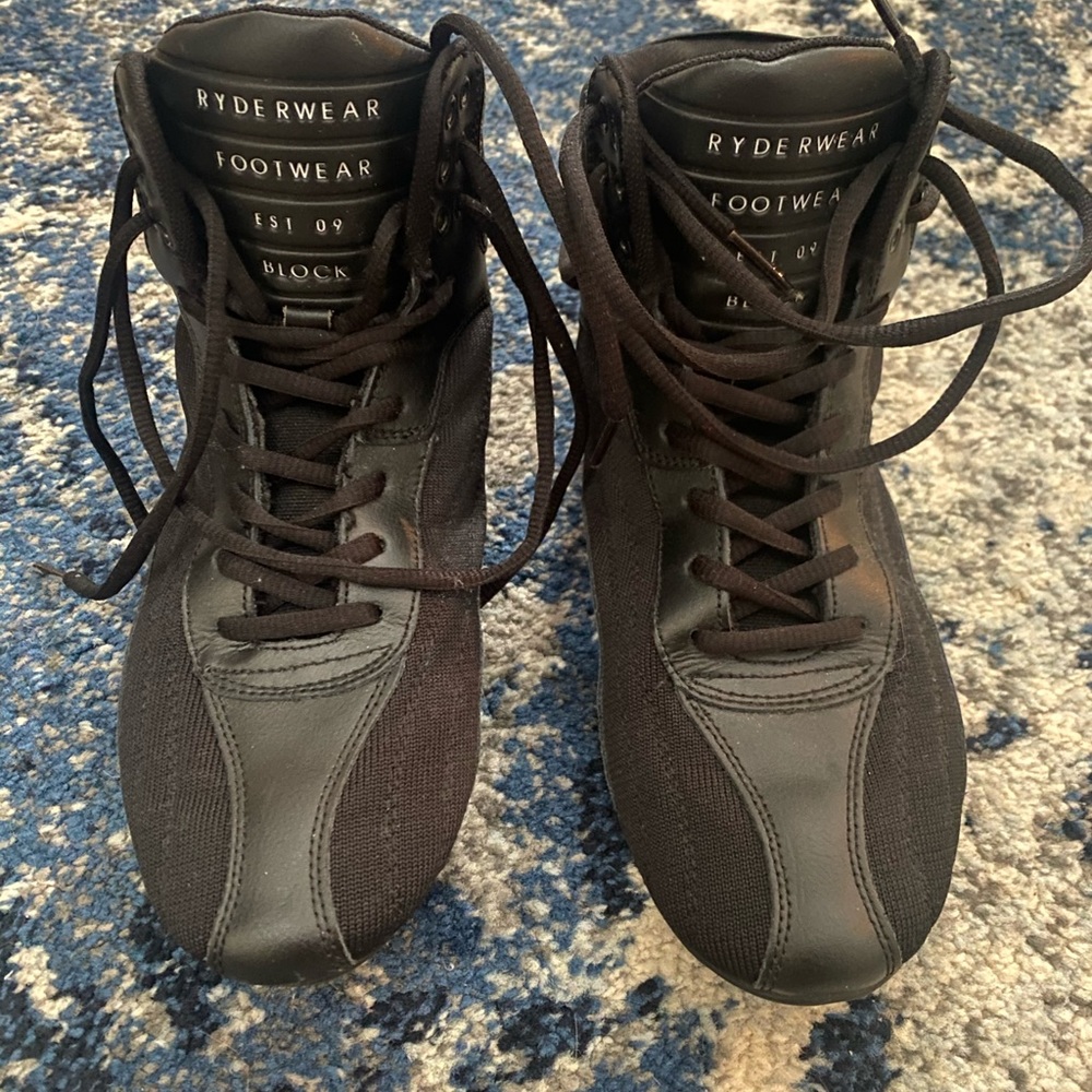 Women’s Ryderwear lifting shoes size 6
